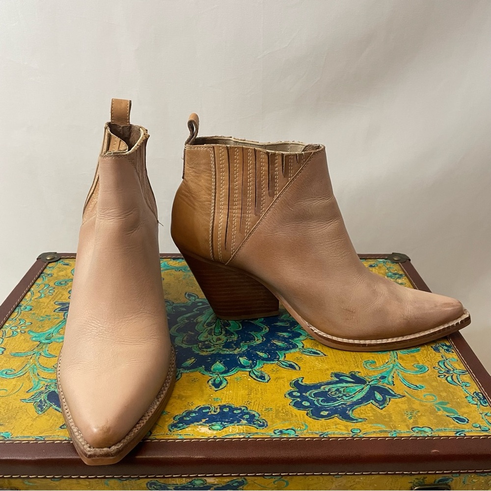 Jeffery Campbell Western Inspired Pull on Ankle Boots Size 8
